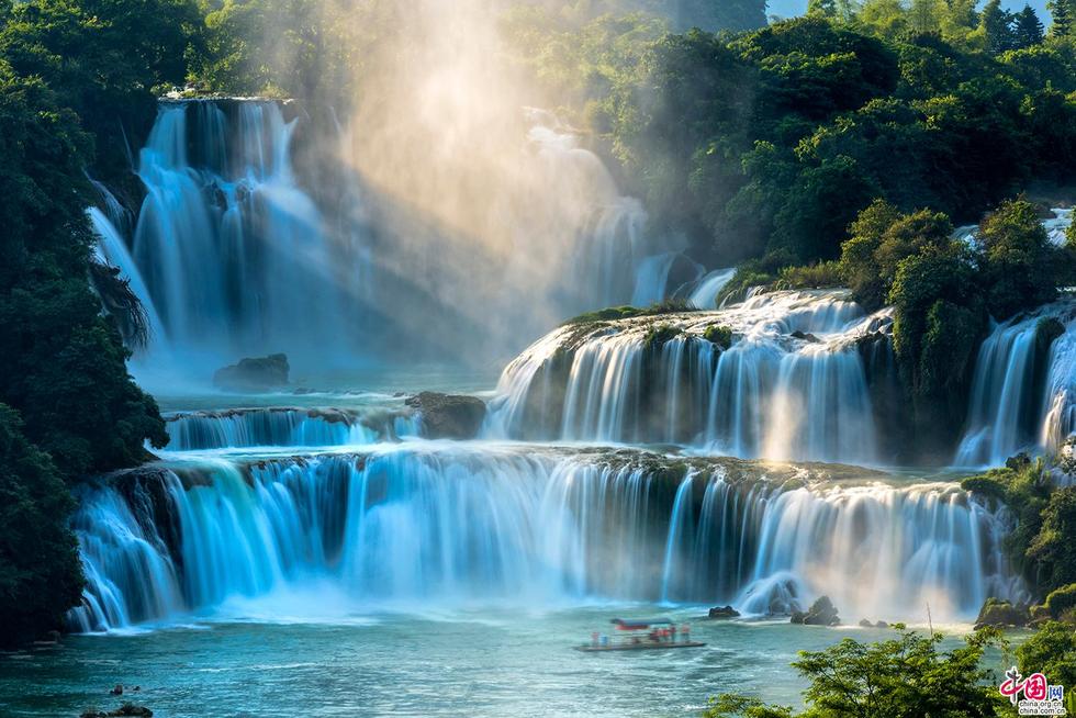 廣西德天村:最美跨國(guó)瀑布-德天瀑布